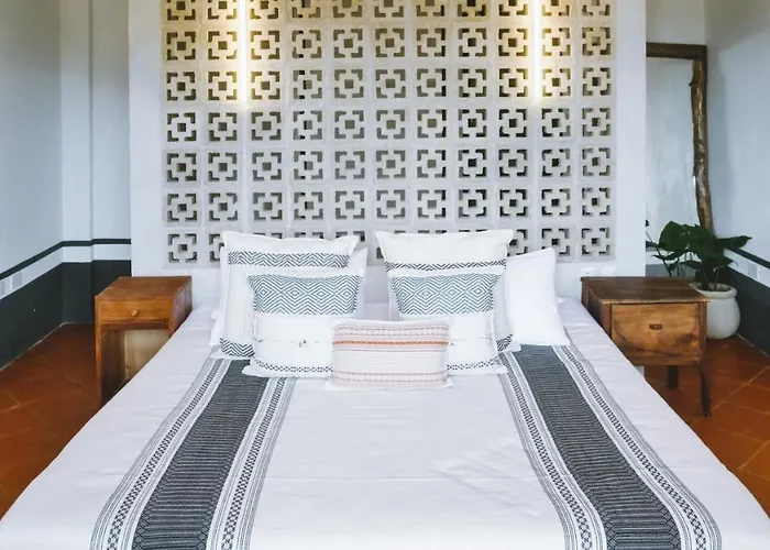 Hiphipstay - The Colonial Hotel 5*