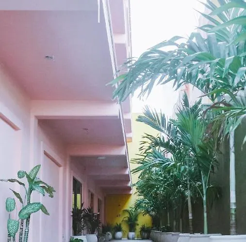 Hiphipstay - The Colonial Hotel
